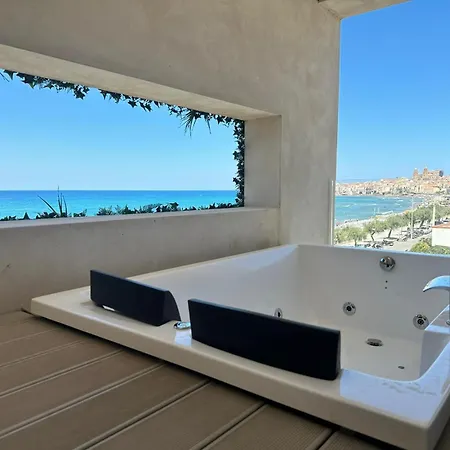 Sunset فندق تْشيفالو